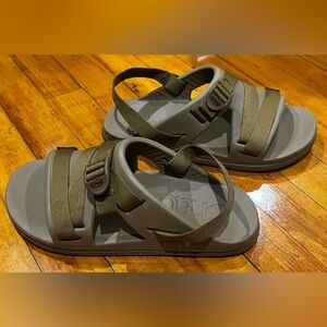 Chaco Chillos Sport Sandals Size 8 Brown